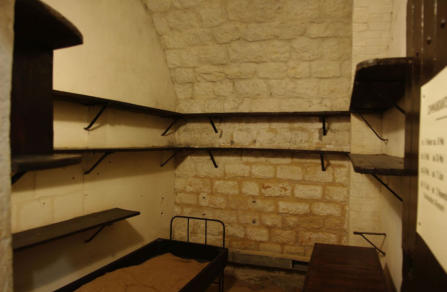 Fort de Vaux : pièce réservée à un officier